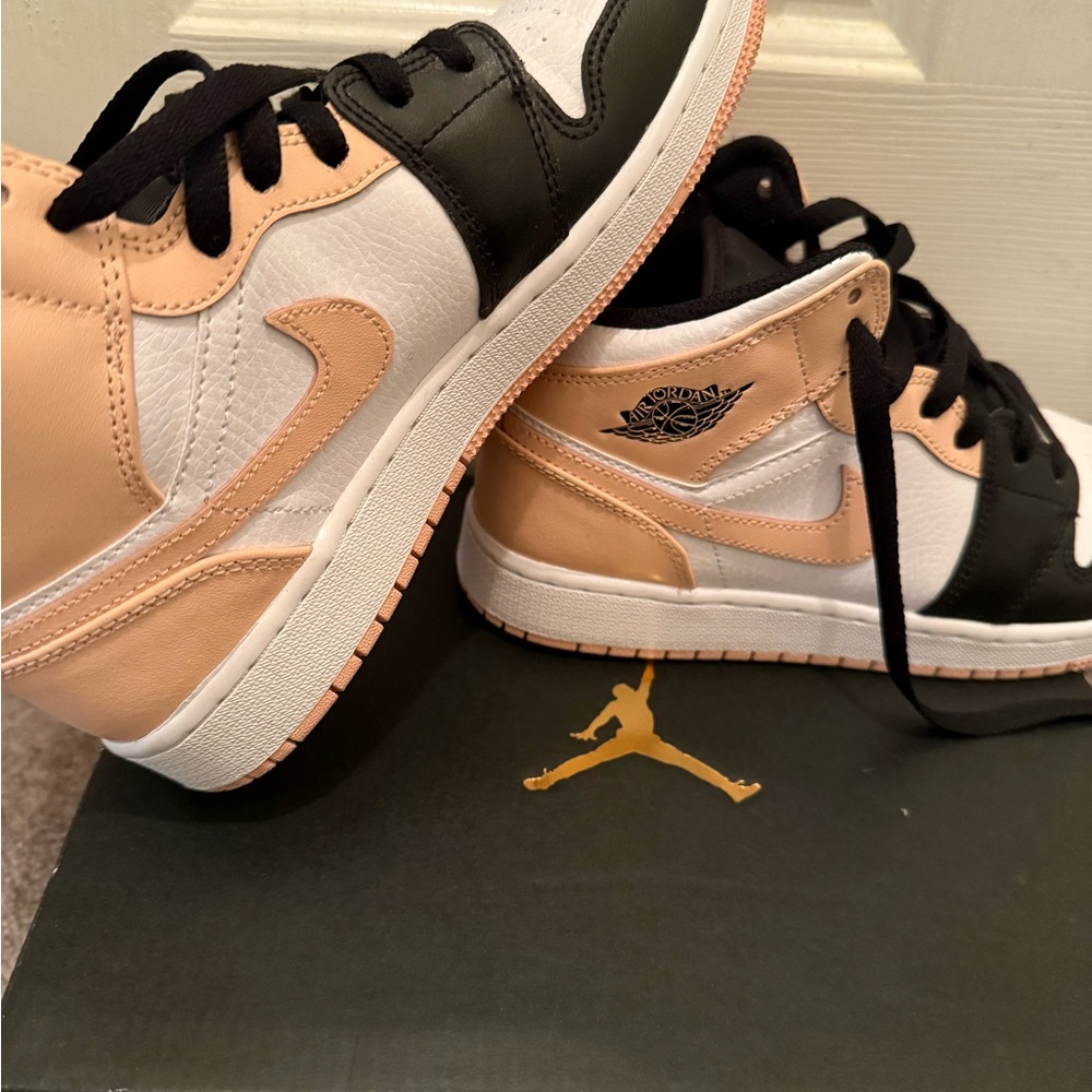 Air Jordan 1 Mid GS Crimson Tint
